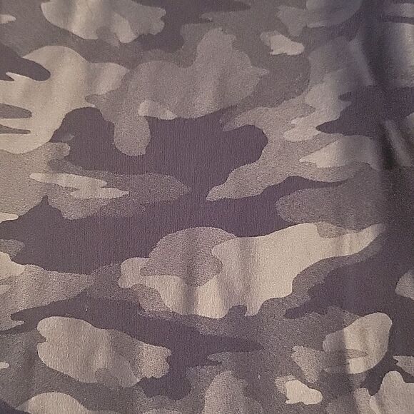 NWOT Vera Wang vegan leather black on black camo leggings - Picture 3 of 8